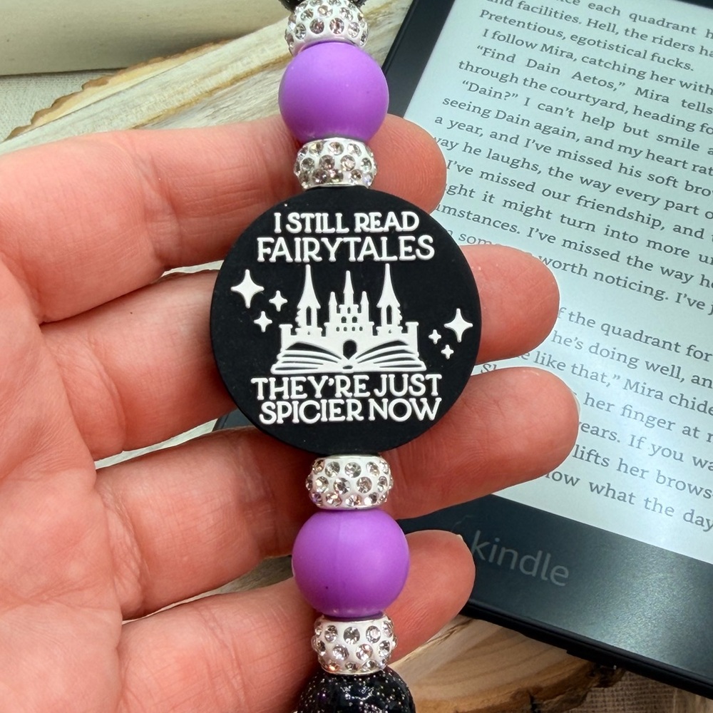 Spicer book lover kindle strap